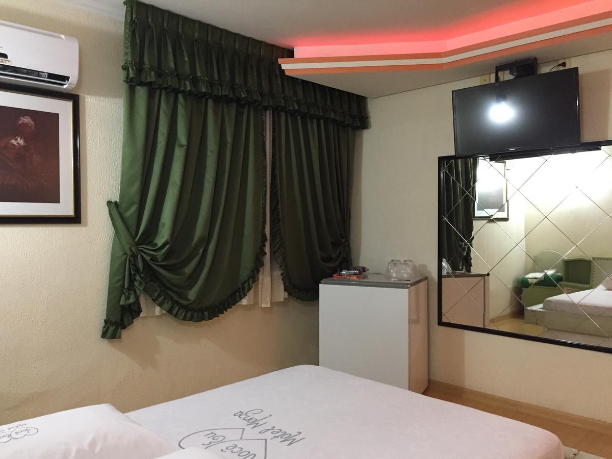 Motel Monza (Adults Only) Farroupilha Esterno foto