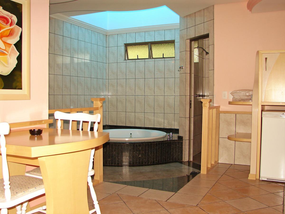 Motel Monza (Adults Only) Farroupilha Esterno foto